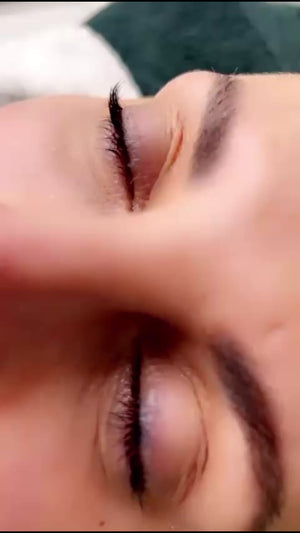 Wimpernlifting + färben + Keratin Booster