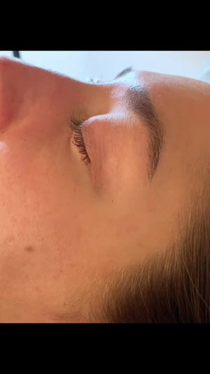 Wimpernlifting + färben + Keratin Booster