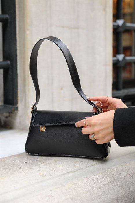 Madamra - Simple Design Clamshell Handbag - Belrue